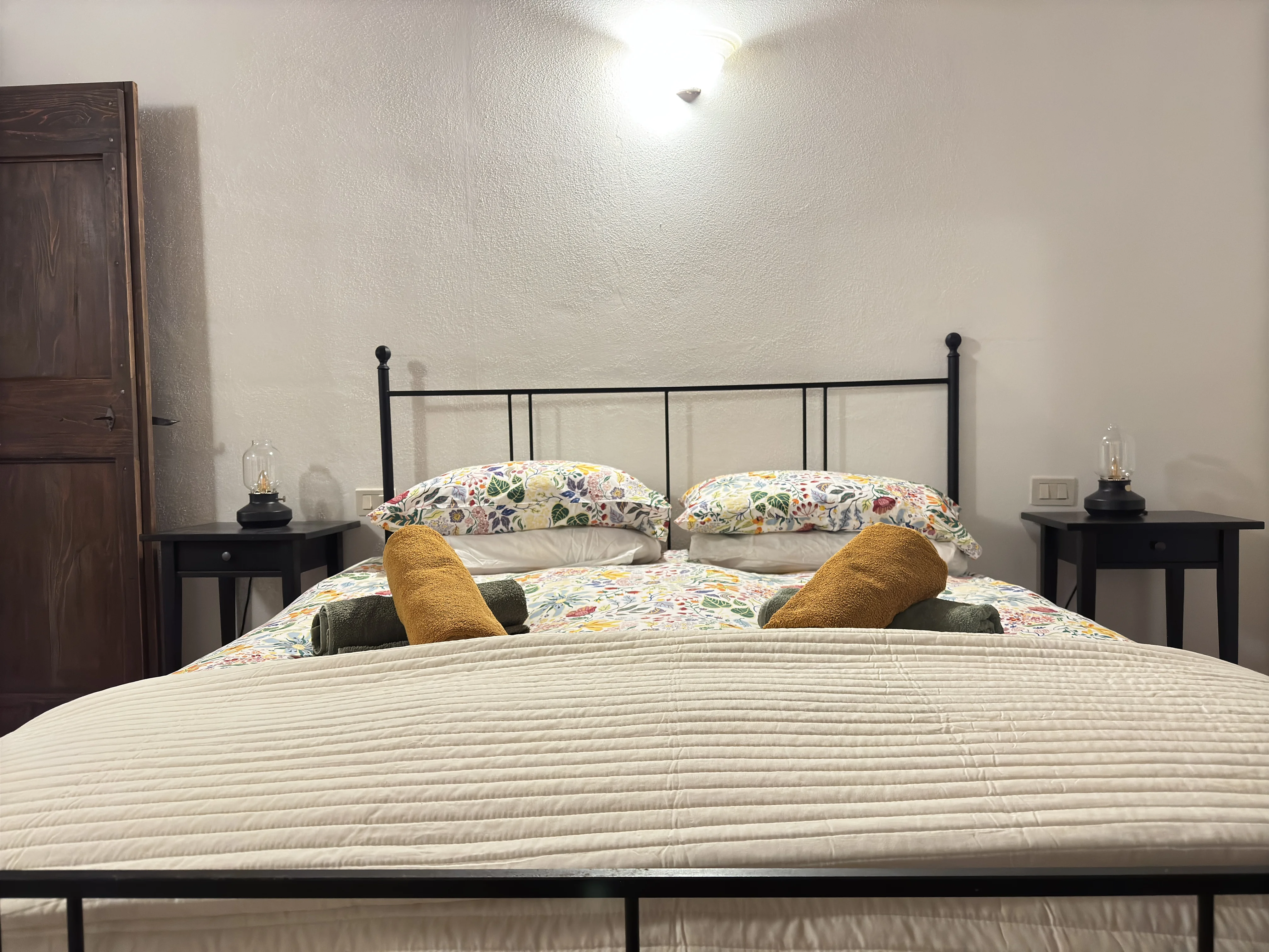 Bedroom with double bed